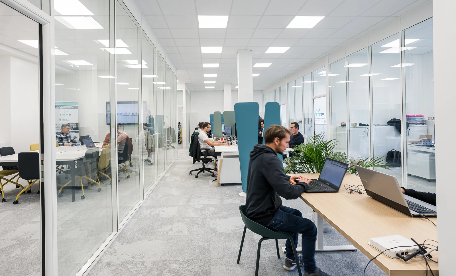 Travail et échanges dans les bureaux HTTP